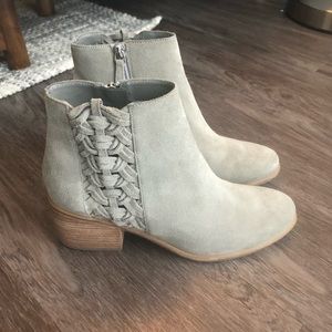 B.P. Women’s gray suede booties size 8
